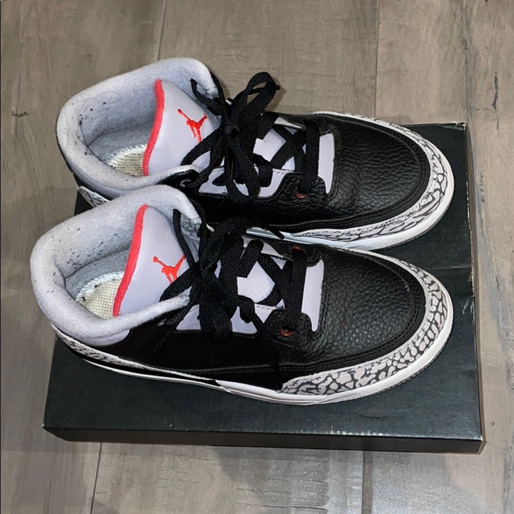 Jordan retro 3s